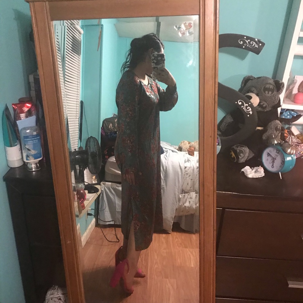 Dress - Picture 4 of 4